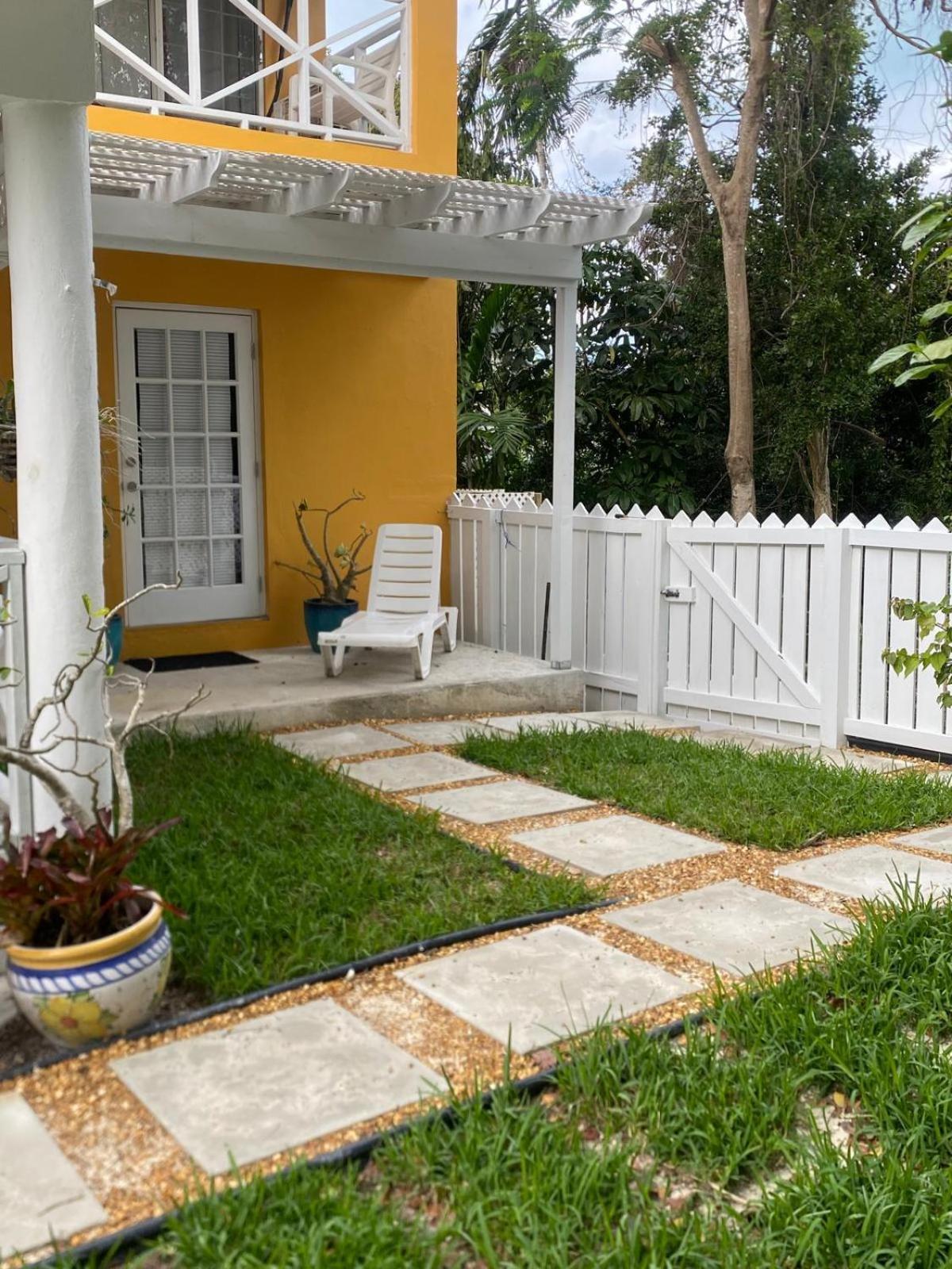 Tangerine Sunsets Tova Holiday home *